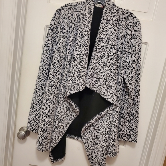 Kut from the Cloth Open front Cascading Knit Cardigan size Large, classic - Picture 6 of 8